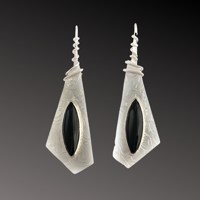 Black Onyx earring with patterned sterling on twisted wire